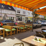 Bistro Cafe Safari