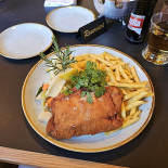 Und Löchlibad
