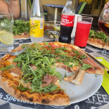 Zentrum Holzofen Pizzeria