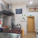 Gastronomia Razonable, Asador De Pollos, Croquetería, Arrocería, Comida Casera Para Llevar