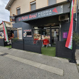 Pizzeria La Petite Napoli