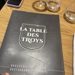 La Table Des Troys