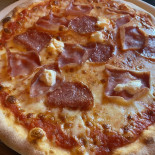 Rustica Und Pizzeria