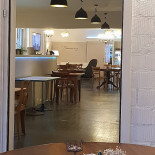 Frech Fröhlich Das Café