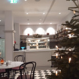Charles Bistro Café