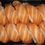 Fresh Lounge Sushi.
