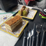 It Italian Trattoria La Vache Noire