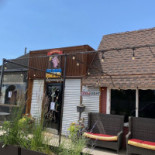Piggin' Out Smokehouse