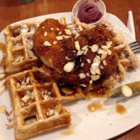 Dame's Chicken & Waffles