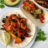 Schwarze Bohnen Gemüse Fajitas (Mit Avocado)